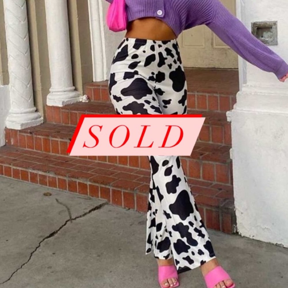 ✨EUC✨ cow print jeans
